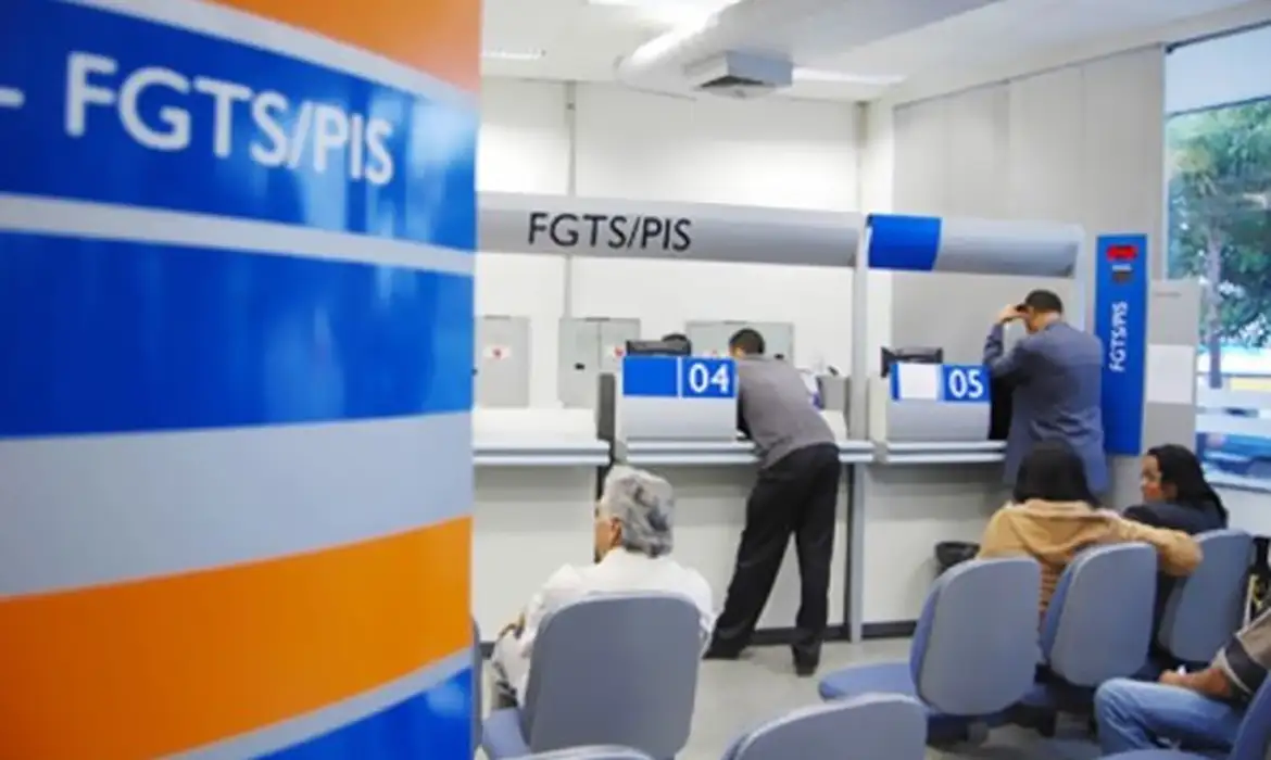 Trabalhadores nascidos em janeiro recebem primeiro lote do abono salarial nesta segunda (16)