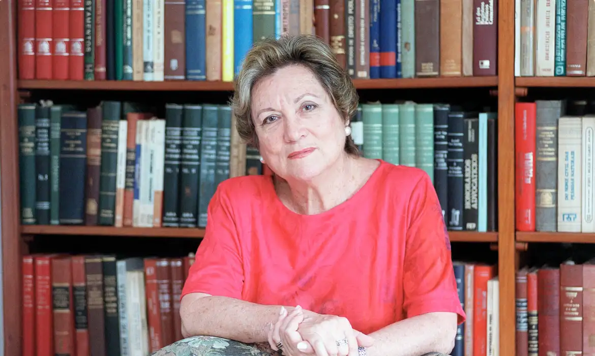 Poeta Myriam Fraga ser&aacute; a homenageada pela Flipel&ocirc; neste ano