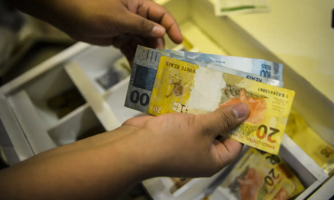 Novo Desenrola renegocia R$ 12 bilh&otilde;es em d&iacute;vidas e beneficia mais de 1 milh&atilde;o de brasileiros