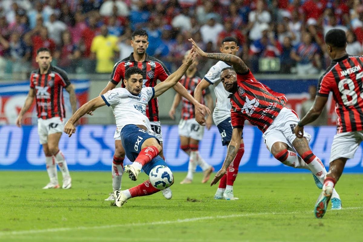 Bahia pressiona, mas Ba-Vi termina sem gols no primeiro tempo no Barrad&atilde;o